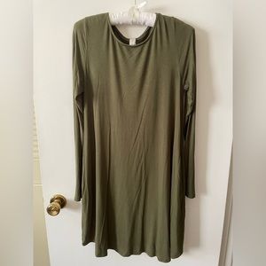 ⭐️4/$20 
MTS boutique olive swing dress